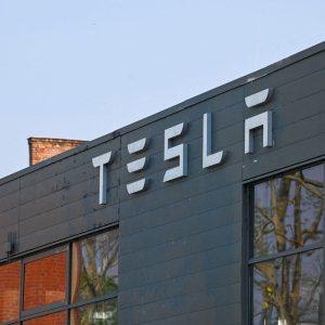 Tesla: Από το κακό στο χειρότερο οι πωλήσεις στην Ευρώπη τον Απρίλιο – Στο +650% η BYD