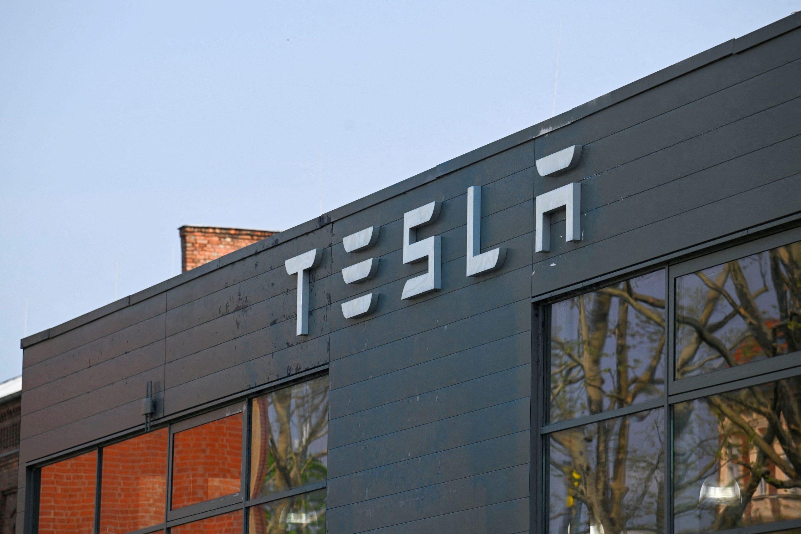 Tesla: Από το κακό στο χειρότερο οι πωλήσεις στην Ευρώπη τον Απρίλιο – Στο +650% η BYD