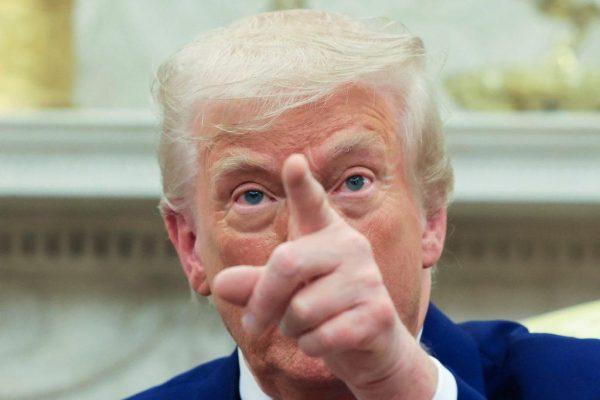 Εμπορικός πόλεμος: Ερχονται «ραβασάκια» από τον Τραμπ για αμοιβαίους δασμούς