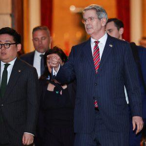 ΗΠΑ – Κίνα: Εύθραυστη εκεχειρία στον εμπορικό πόλεμο