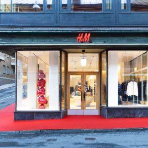 H&M: Κέρδη πάνω από τις προσδοκίες το β’ τρίμηνο – Πού ετοιμάζει νέα καταστήματα