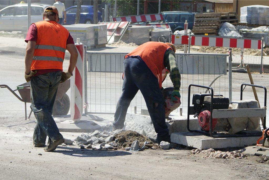 Θερμική καταπόνηση: Τι ισχύει με το καθεστώς προστασίας εργαζομένων από τον καύσωνα