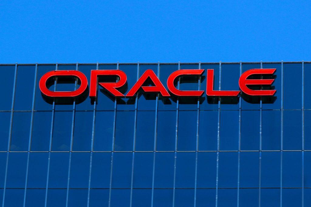 Oracle: Εγκαινιάζει πρωτοβουλία υποστήριξης εταιρειών τεχνολογίας για να πουλήσουν στο Πεντάγωνο