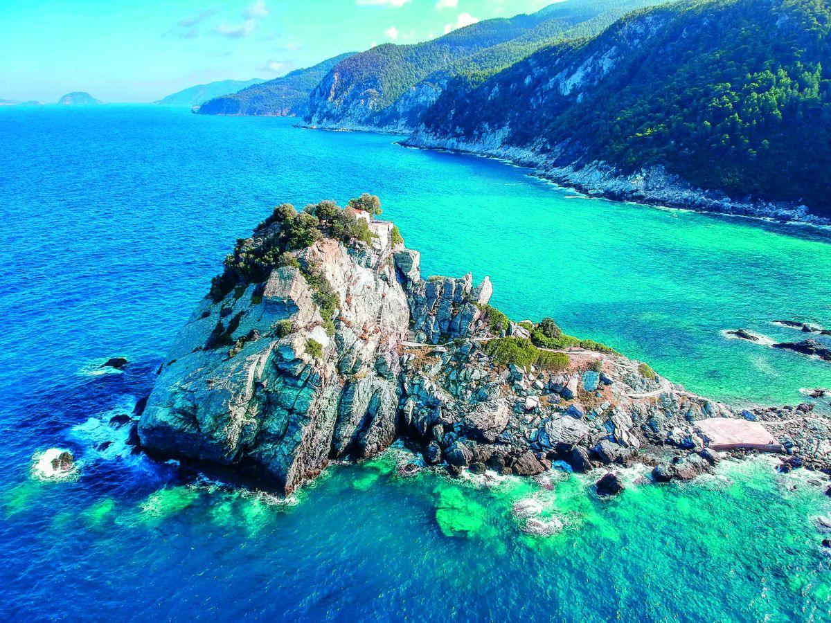 Skopelos Steals the Spotlight in German Travel Rankings