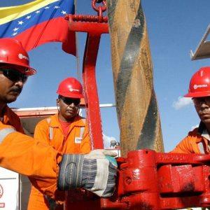 Βενεζουέλα: Σχεδιάζει αύξηση 50% στα καύσιμα λόγω πτώσης εσόδων