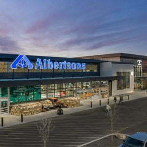 Albertsons: H CEO της αλυσίδας κόντρα στον γίγαντα Kroger