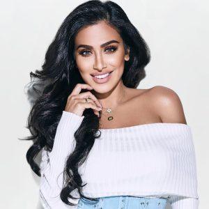 Huda Beauty: Ξανά στα χέρια της ιδρυτικής οικογένειας – Ποια είναι η viral μάρκα ομορφιάς