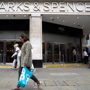 Marks & Spencer: 7,1 εκατ. λίρες για τον CEO λίγο πριν την κυβερνοεπίθεση