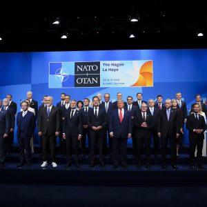 ΝΑΤΟ: Τα «ψιλά γράμματα» για τη συμφωνία του 5% στις αμυντικές δαπάνες