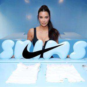Nike: Κερδίζει ή χάνει τις γυναίκες; Το ρίσκο της Skims και ο γρίφος των αθλητικών