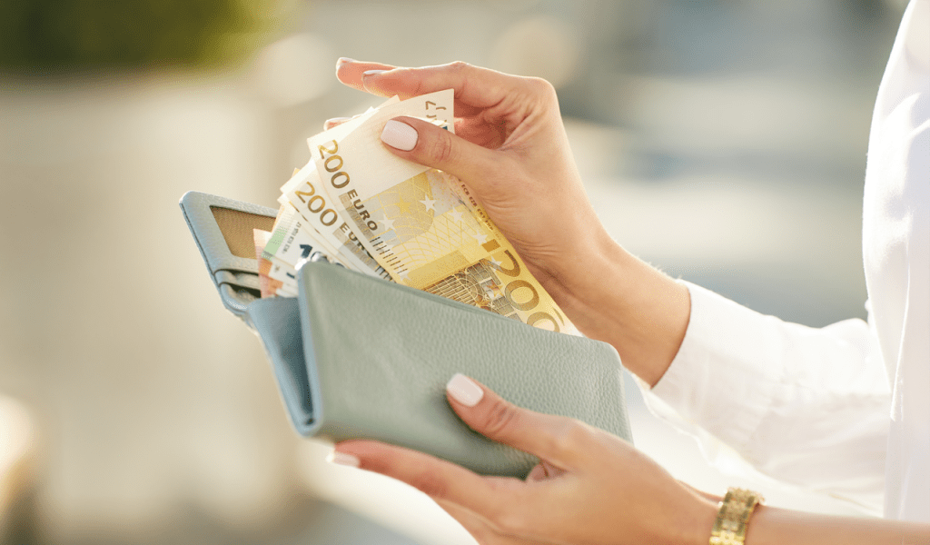 ΓΣΕΕ: Πώς αμείβεται η ημέρα του Αγίου Πνεύματος