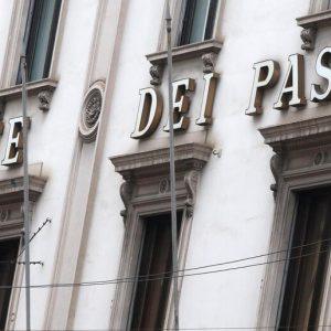 Monte dei Paschi: Στο μικροσκόπιο της EE η αμφιλεγόμενη πώληση μετοχών της