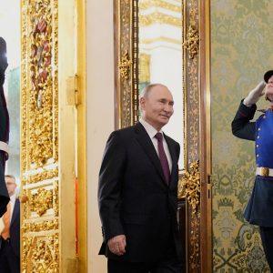 Πούτιν: Οι αμερικανικές επιθέσεις στο Ιράν ωθούν τον κόσμο σε «πολύ επικίνδυνη γραμμή»