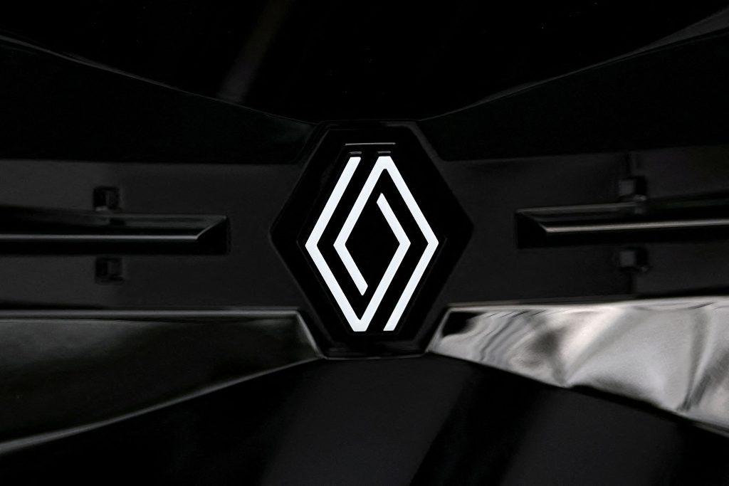 Stellantis – Renault: Πιέσεις στην ΕΕ για λιγότερους κανόνες – Οι φόβοι για τα κινεζικά μικρά οχήματα
