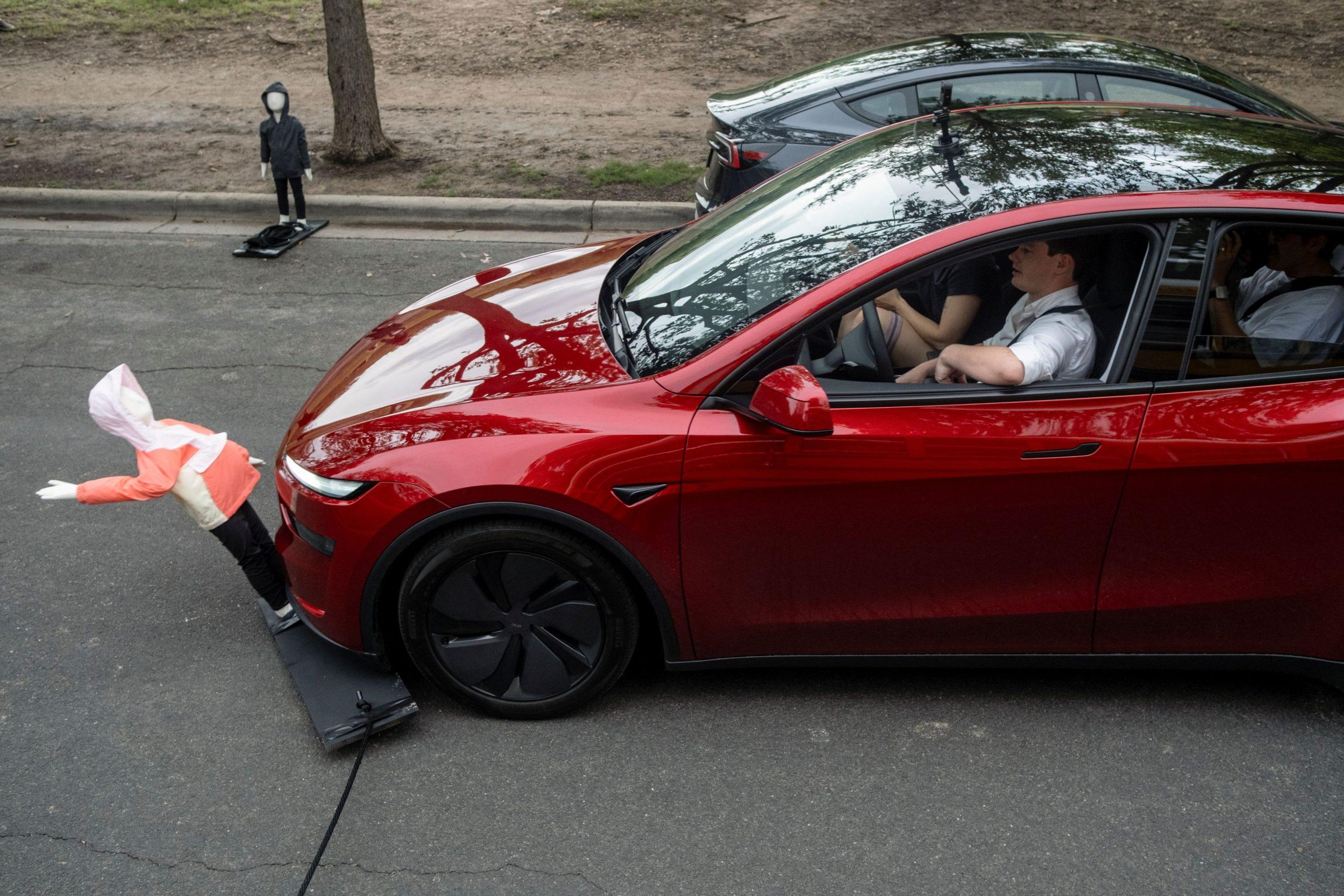 Tesla: Δημοκρατικοί βουλευτές του Τέξας ζητούν την καθυστέρηση των robotaxi