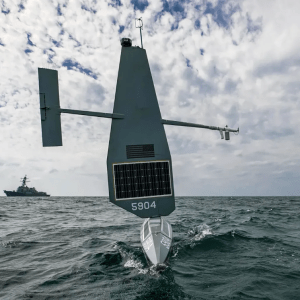 Δανία: Αναπτύσσει πλωτά drones στη Βαλτική για την προστασία καλωδίων