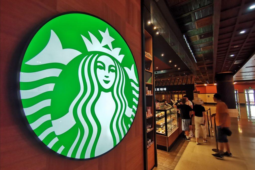 Starbucks: Νέο μοντέλο λειτουργίας στη Βόρεια Αμερική