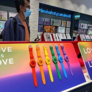 Swatch: Ο Αμερικανός επενδυτής που θέλει να αλλάξει το μέλλον της ελβετικής ωρολογοποιίας
