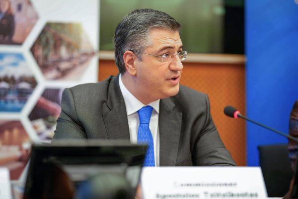 Ναυτιλία: Παράθυρο Τζιτζικώστα για αλλαγή πολιτικής από την Κομισιόν στην πράσινη μετάβαση