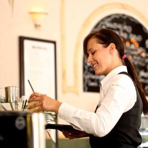 Greece’s Job Market Bolstered by Low-Paying Service Sector