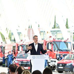 Μητσοτάκης: Παραδόθηκαν 164 οχήματα στην Πυροσβεστική
