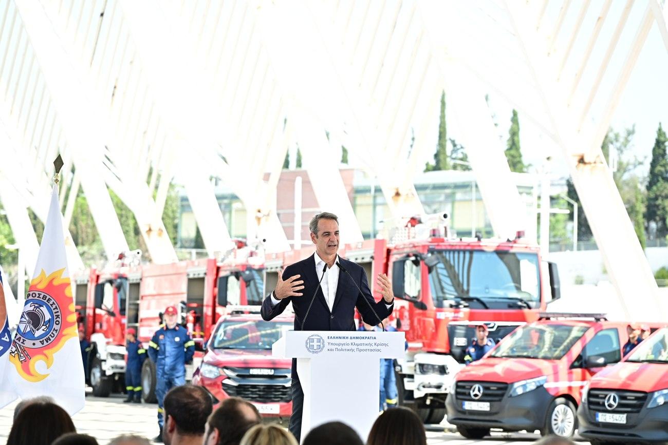 Μητσοτάκης: Παραδόθηκαν 164 οχήματα στην Πυροσβεστική
