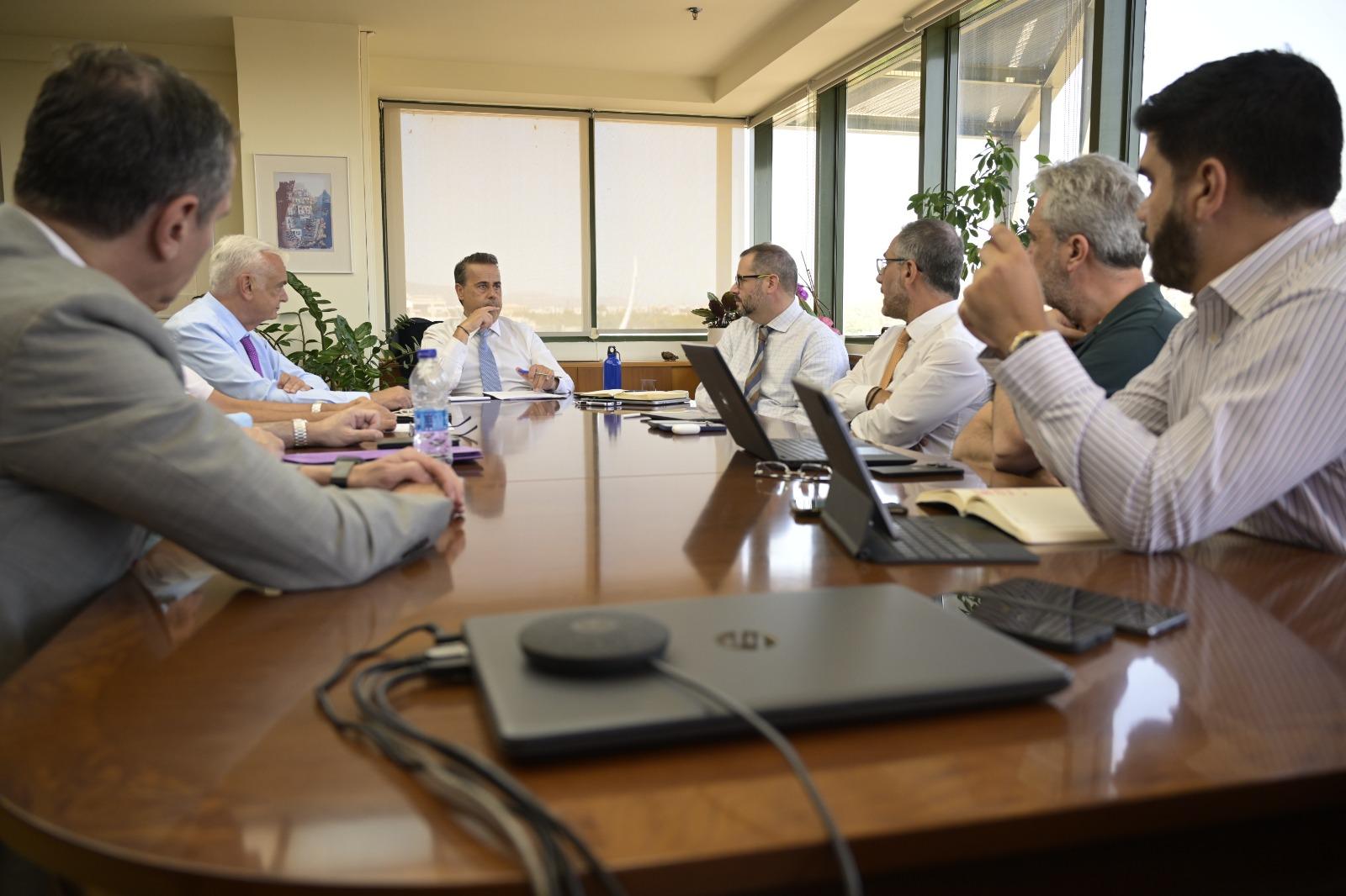 Καύσωνας: Σύσκεψη της «task force Παπασταύρου» για το σύστημα ηλεκτρισμού