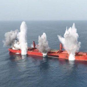 Χούθι: Εκτοξεύθηκε το κόστος ασφάλισης των πλοίων στην Ερυθρά μετά τις επιθέσεις