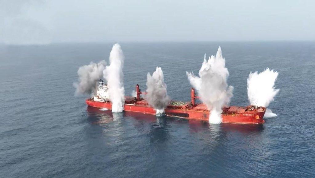 Χούθι: Εκτοξεύθηκε το κόστος ασφάλισης των πλοίων στην Ερυθρά μετά τις επιθέσεις 