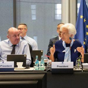 ΕΚΤ: Πάτησε «φρένο» στις μειώσεις των επιτοκίων