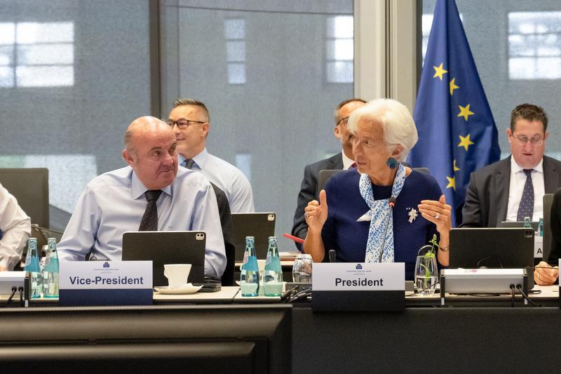 ΕΚΤ: Πάτησε «φρένο» στις μειώσεις των επιτοκίων