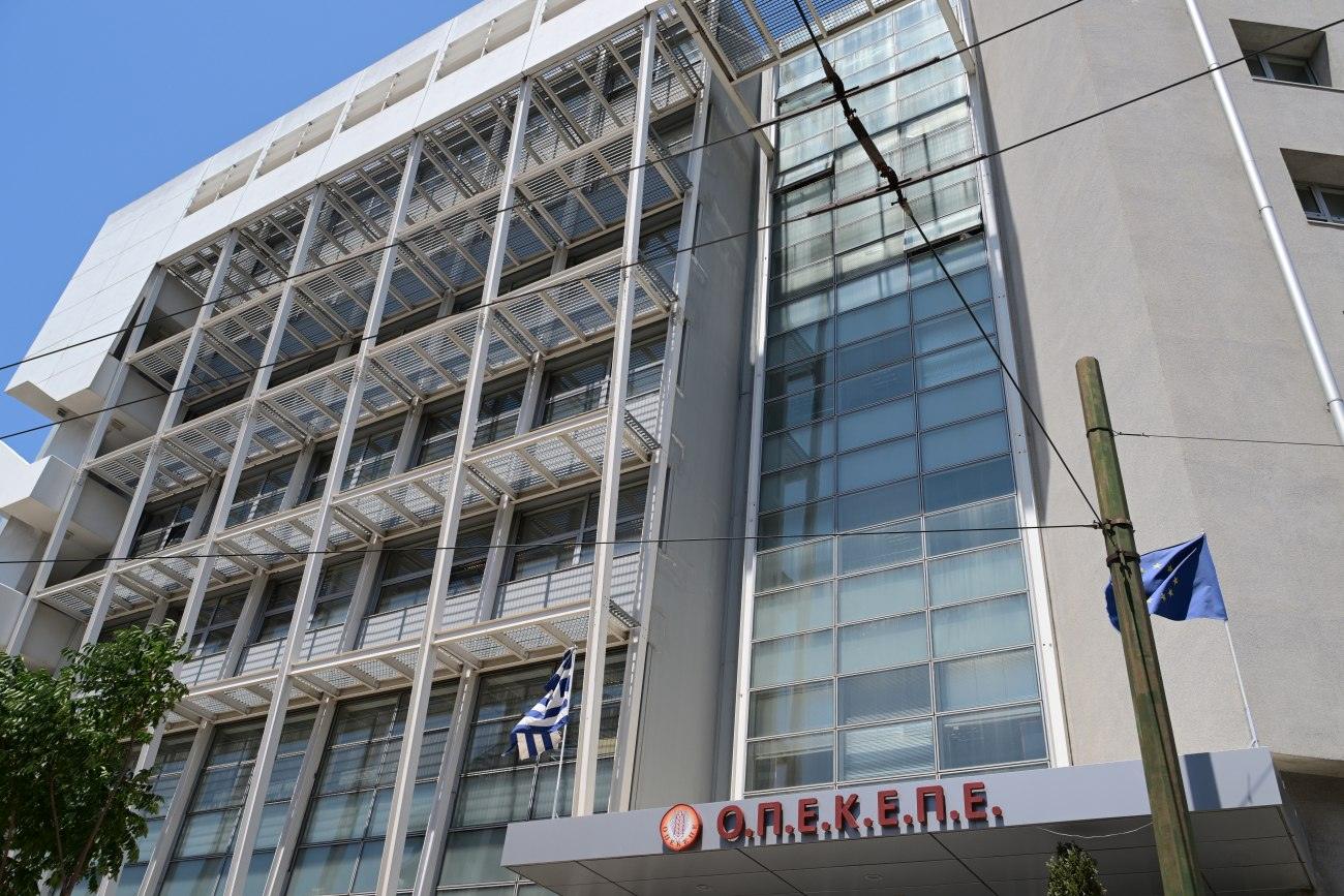 Σκάνδαλο ΟΠΕΚΕΠΕ: «Αν δεν τα πάρει, δεν φτιάχνει δουλειά»