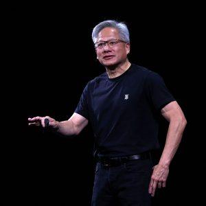 Τζένσεν Χουάνγκ (Nvidia): Υποβαθμίζει του φόβους των ΗΠΑ λίγο πριν ταξιδέψει στην Κίνα