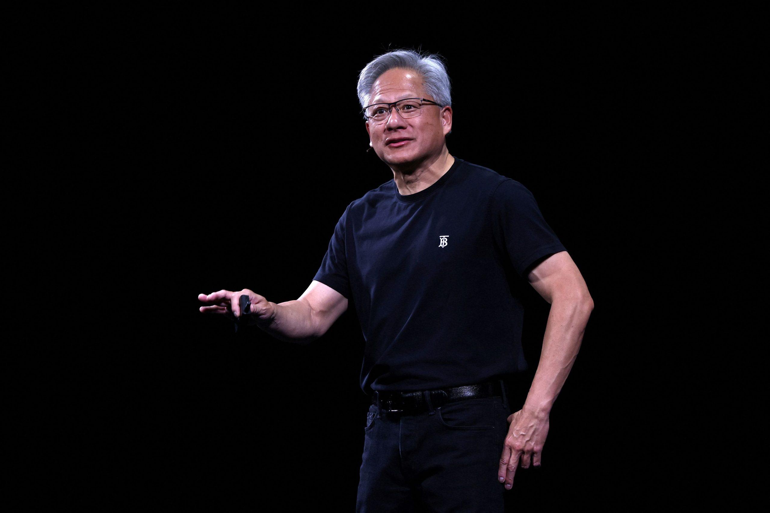 Τζένσεν Χουάνγκ (Nvidia): Υποβαθμίζει του φόβους των ΗΠΑ λίγο πριν ταξιδέψει στην Κίνα