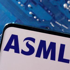 ASML: Προβλέπει χαμηλότερες πωλήσεις για το 2026