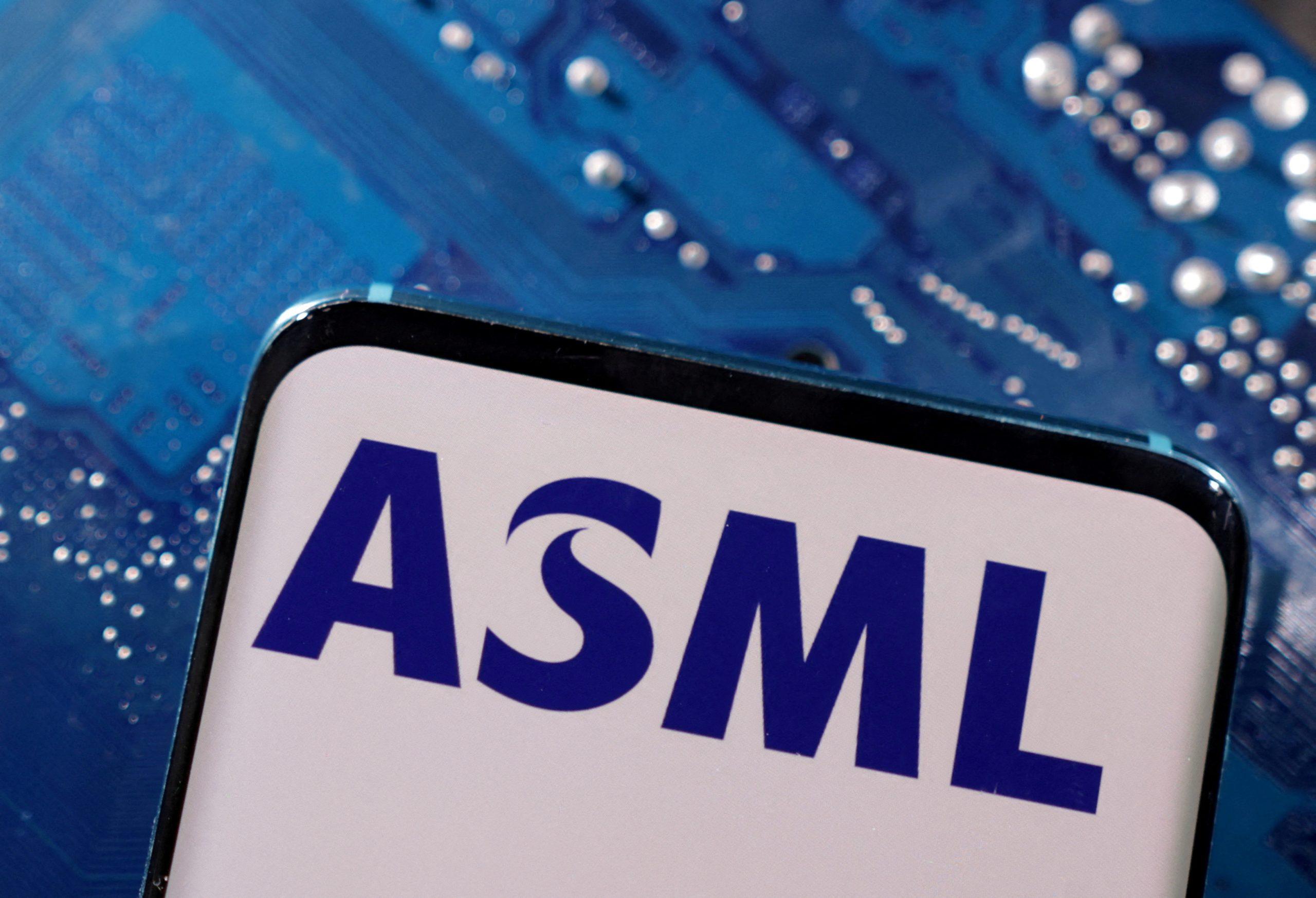 ASML: Προβλέπει χαμηλότερες πωλήσεις για το 2026