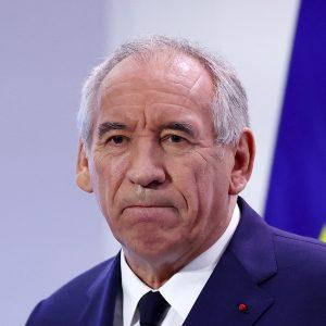 Μπαϊρού: Προϋπολογισμός λιτότητας με… μείον δύο ημέρες αργίας