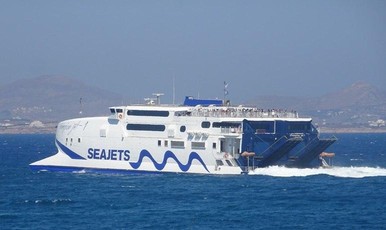 SeaJets: Προκαλεί αναστάτωση στη Μήλο – Εξοργισμένοι οι κάτοικοι