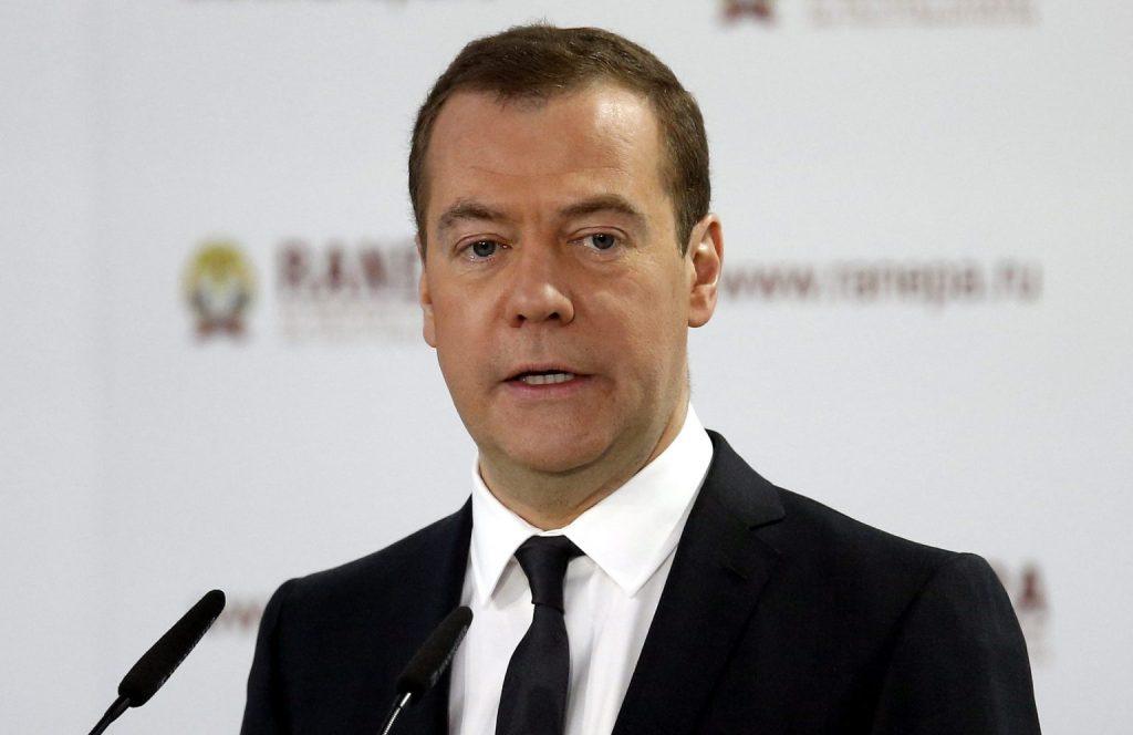 Μεντβέντεφ: Η ειρωνική αντίδραση στο τελεσίγραφο του Τραμπ
