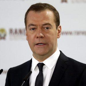 Μεντβέντεφ: Η ειρωνική αντίδραση στο τελεσίγραφο του Τραμπ