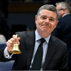 Eurogroup: Πρόεδρος για 3η θητεία ο Ντόναχιου
