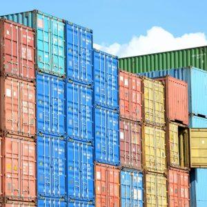 ΕΒΕΠ: Εισαγωγές εξαγωγές και πετρέλαιο μείωσαν το εμπορικό έλλειμμα