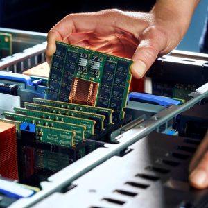 IBM: Λανσάρει νέα μικροτσίπ και servers, στοχεύοντας σε απλοποιημένη τεχνητή νοημοσύνη