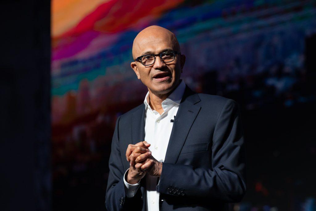 Microsoft: Οι «χρυσοί» μισθοί και οι… απολύσεις