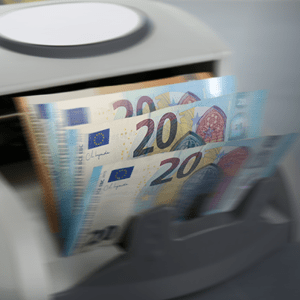 Καταθέσεις: Τα νοικοκυριά «τρώνε από τα έτοιμα» – Τι δείχνει ο προϋπολογισμός