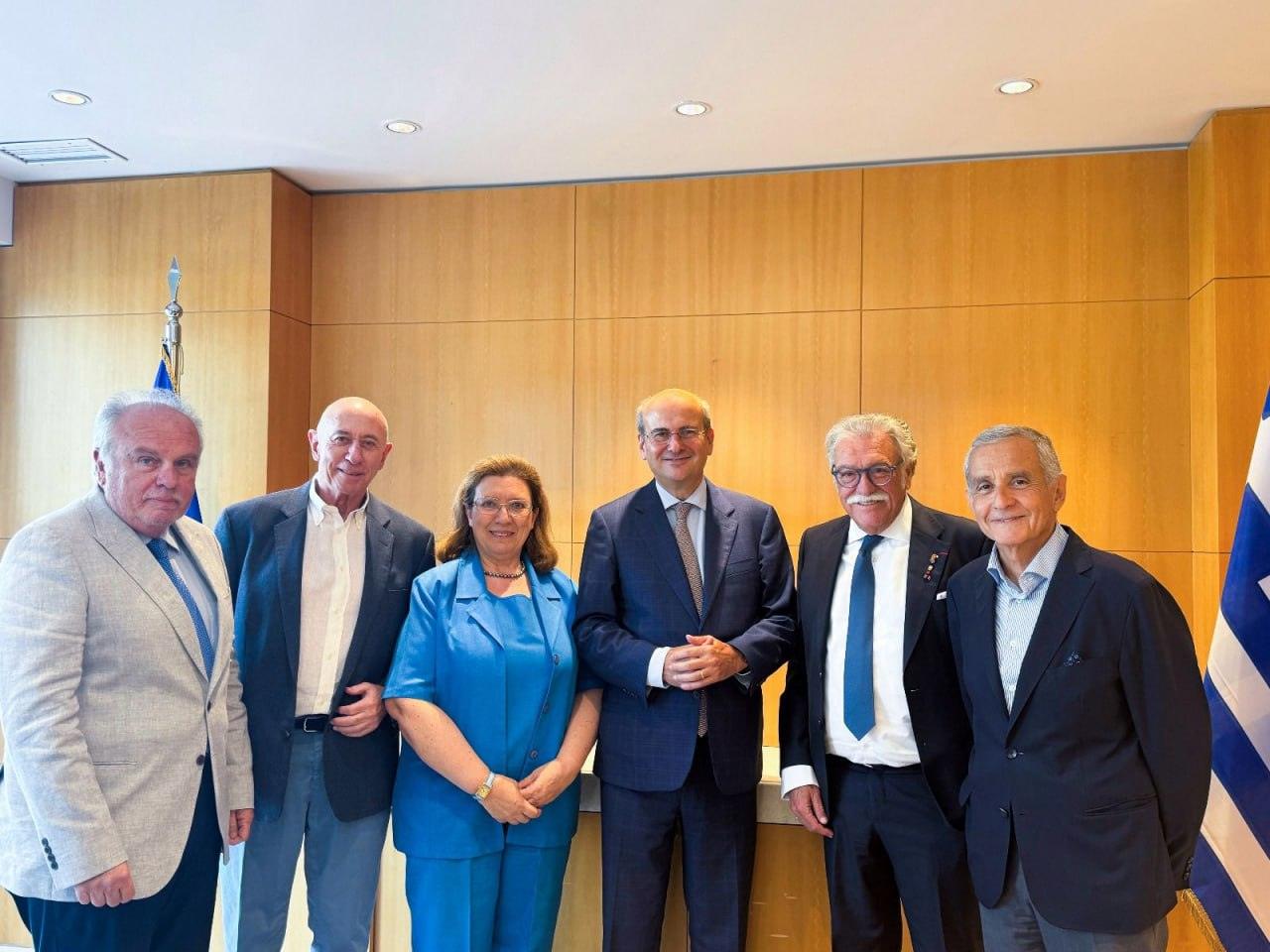 Χατζηδάκης: Η Ελλάδα στέκεται απέναντι σε κάθε μορφή ρατσισμού και αντισημιτισμού