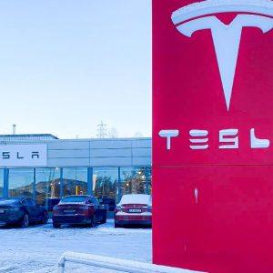 Tesla: Πώς η Νορβηγία διατηρεί το πάθος της παρά την ευρωπαϊκή κρίση
