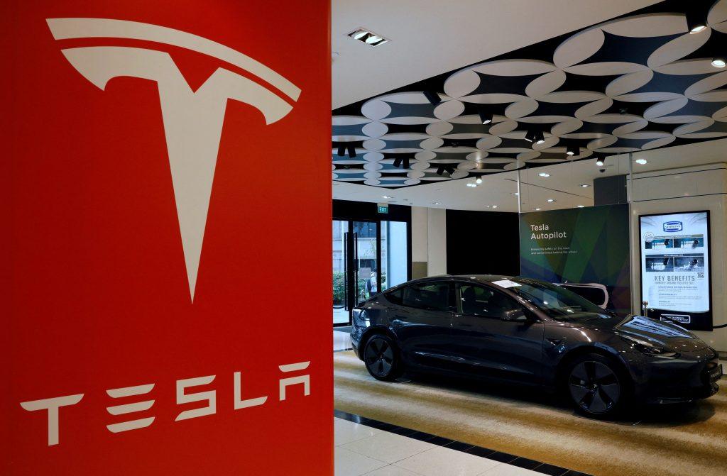 Tesla: Πώς η Νορβηγία διατηρεί το πάθος της παρά την ευρωπαϊκή κρίση