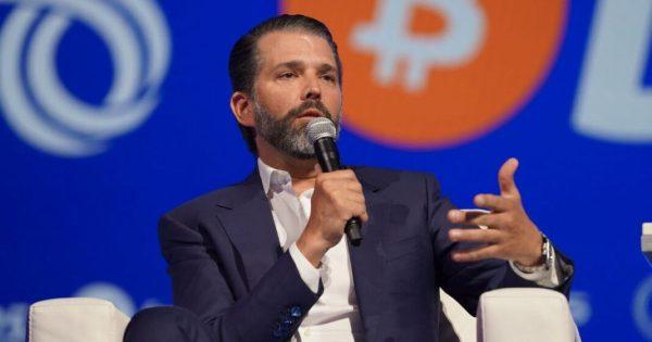 Τραμπ Τζούνιορ: Επενδύει σε εταιρεία social media που «στοκάρει» σε crypto