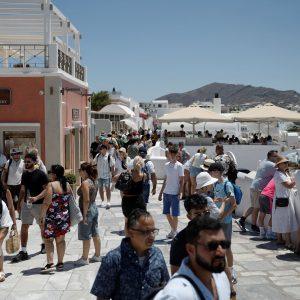 Υπερτουρισμός: Κραυγή αγωνίας από πολλές ευρωπαϊκές πόλεις – Τα νέα μέτρα